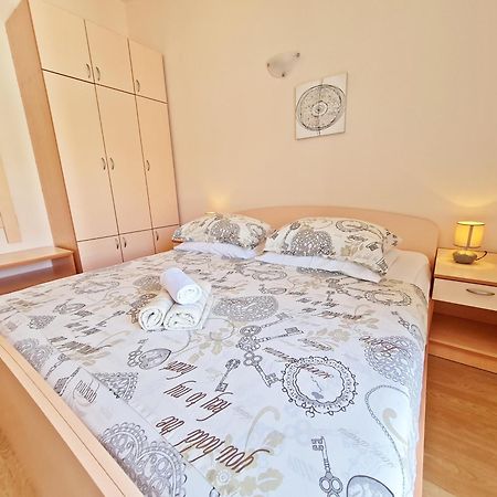 Rooms And Apartments Porat Stobrec Ngoại thất bức ảnh