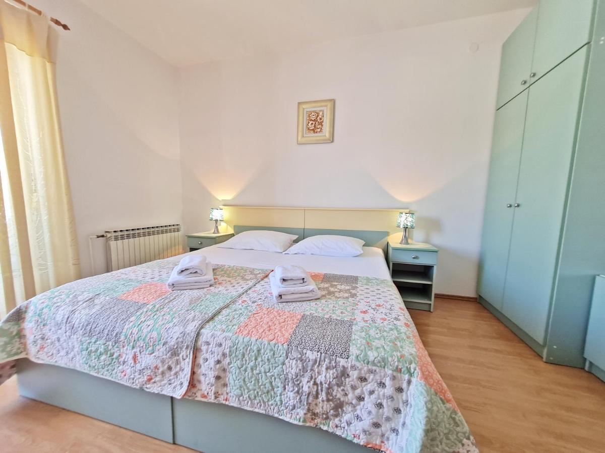 Rooms And Apartments Porat Stobrec Ngoại thất bức ảnh