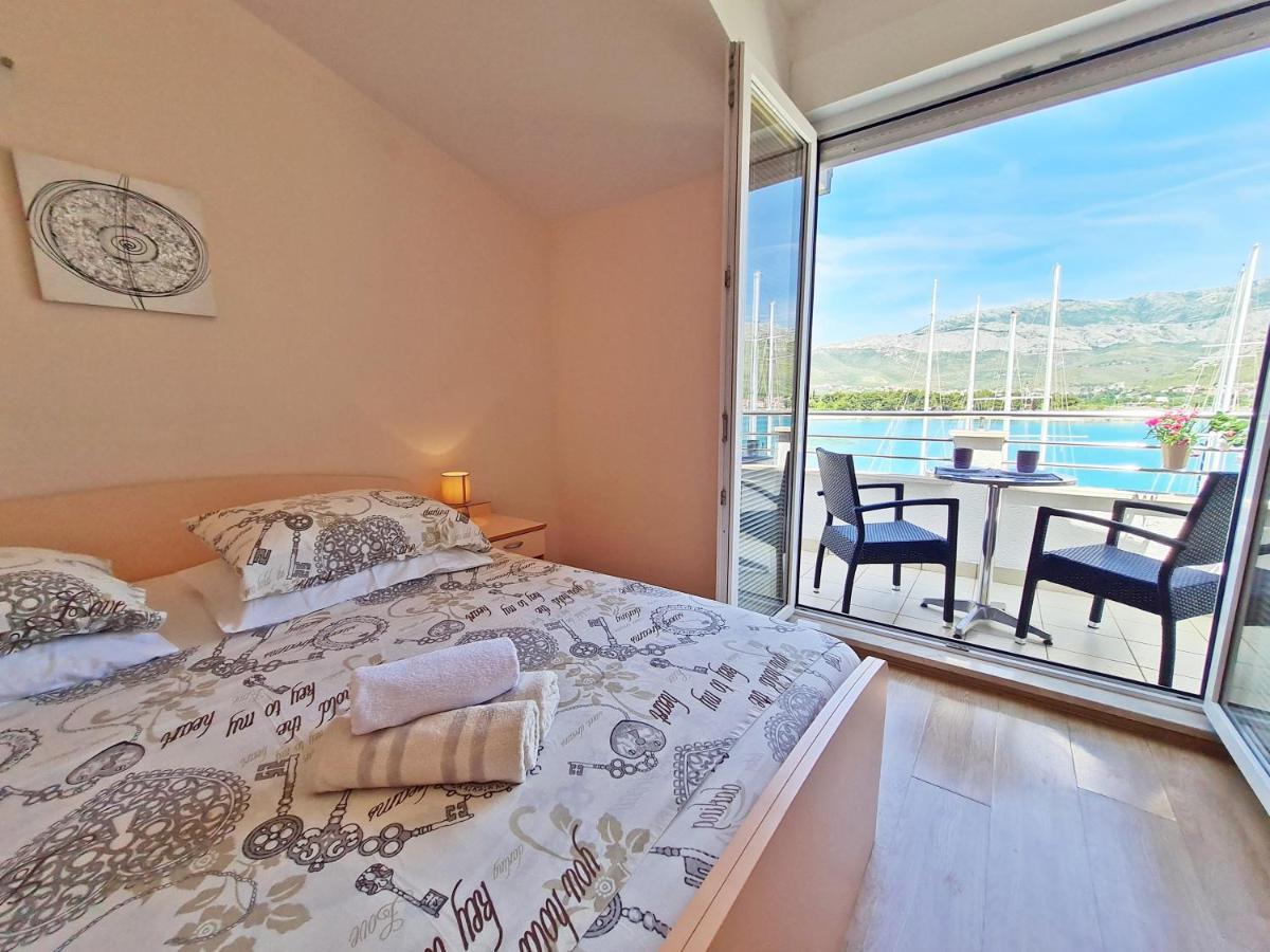 Rooms And Apartments Porat Stobrec Ngoại thất bức ảnh
