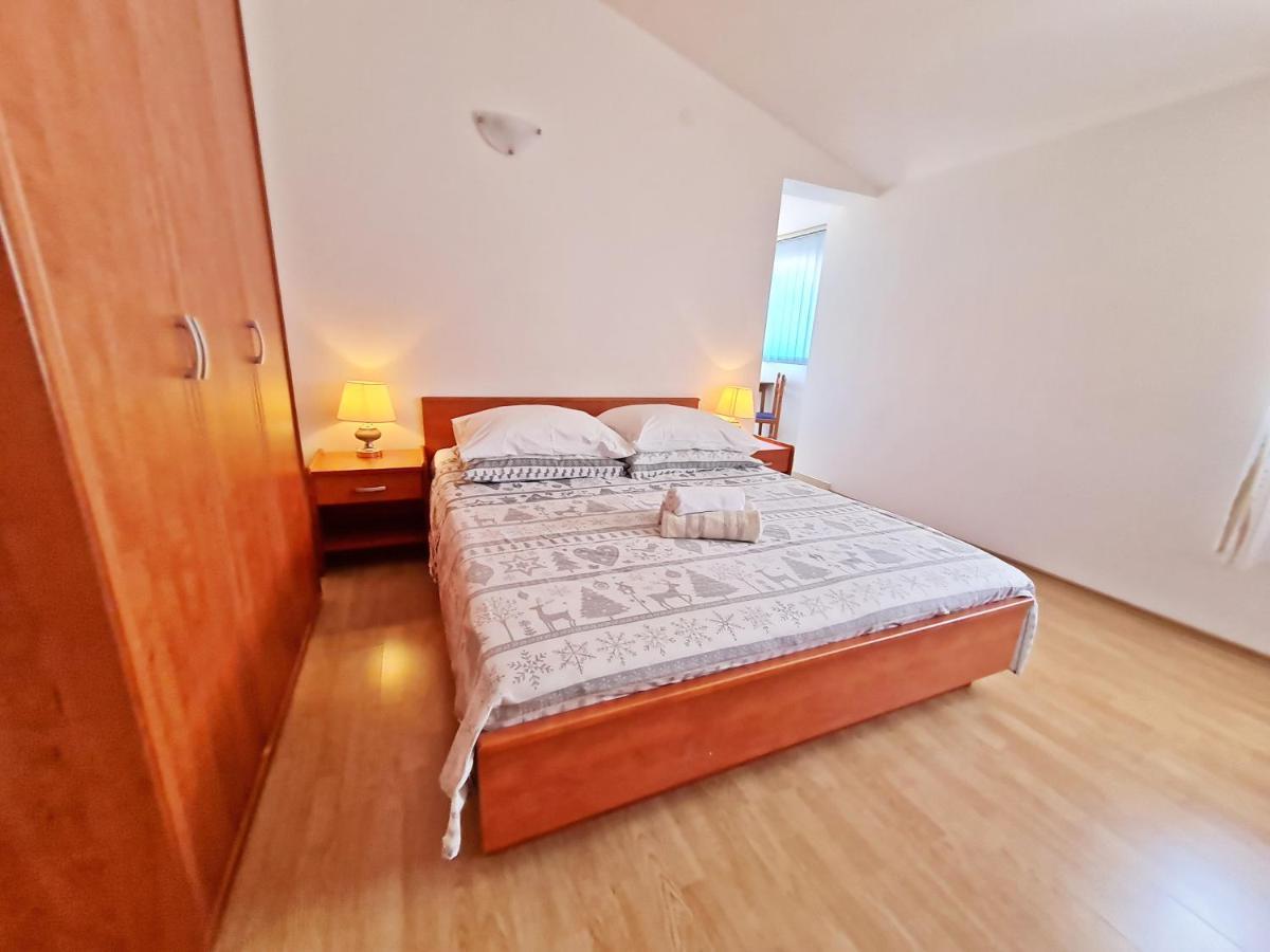 Rooms And Apartments Porat Stobrec Ngoại thất bức ảnh