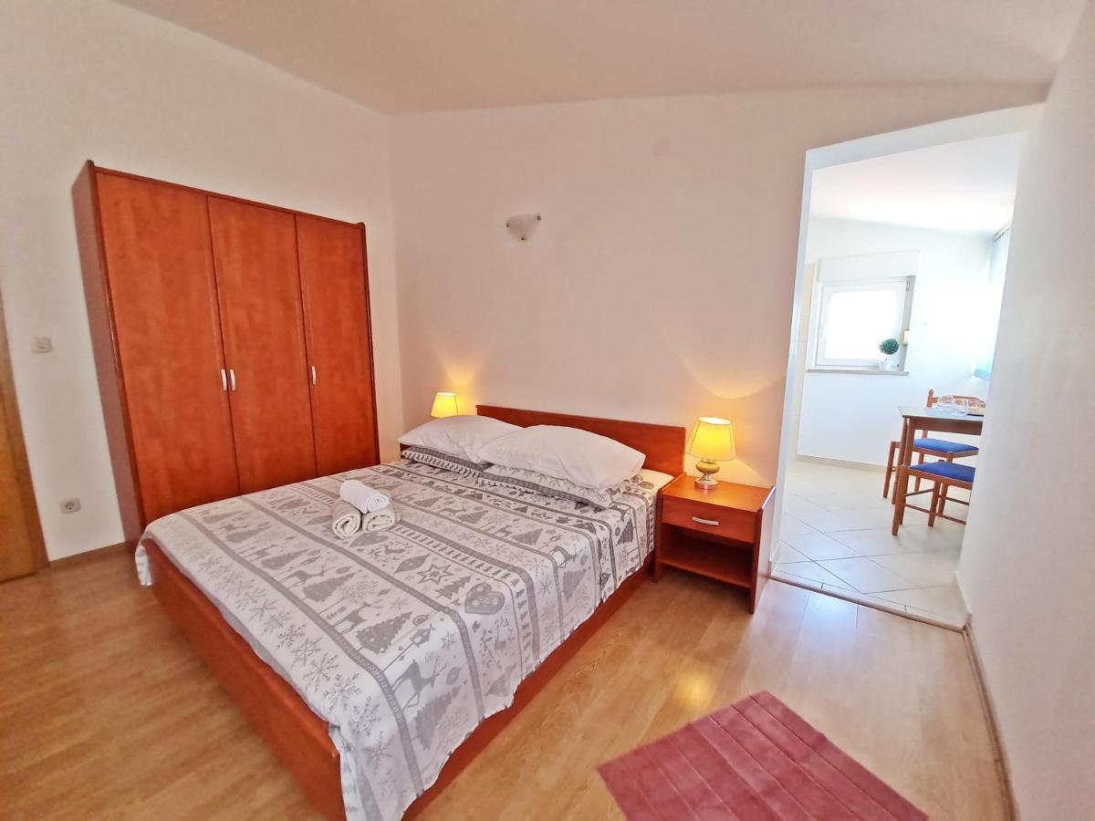 Rooms And Apartments Porat Stobrec Ngoại thất bức ảnh