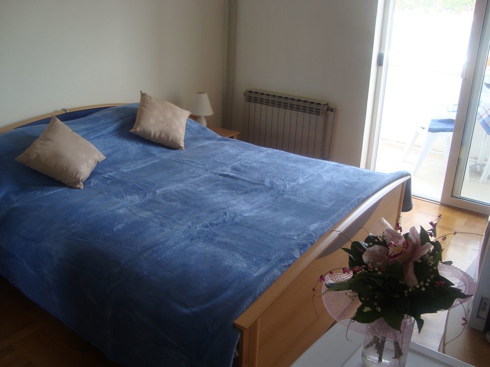 Rooms And Apartments Porat Stobrec Ngoại thất bức ảnh